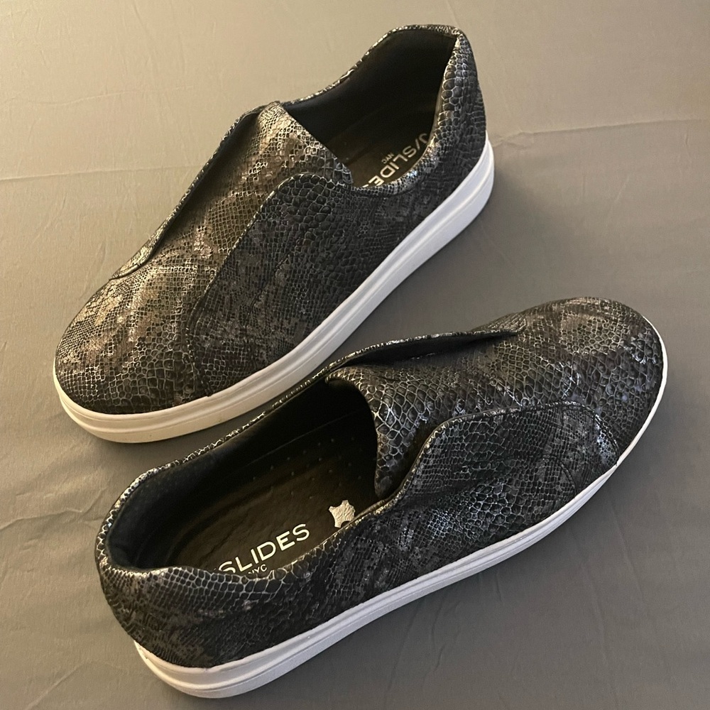 J Slides Women’s Noel Slip Sneakers - Size 10
